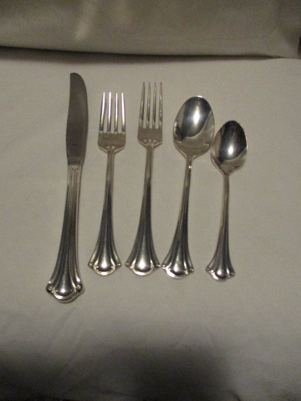 5p place setting Vintage International Silver "Deep Silver" Silverware  Korea